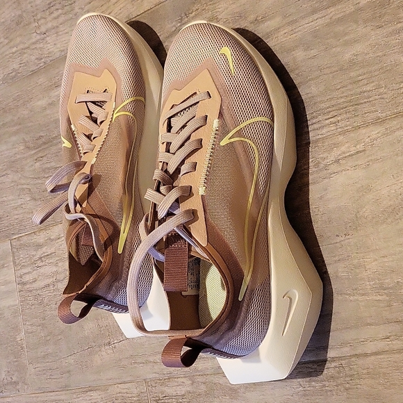 Nike Vista - NEW - Picture 2 of 5